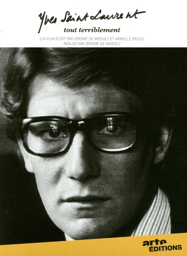 Couverture YVES SAINT LAURENT, TOUT TERRIBLEMENT