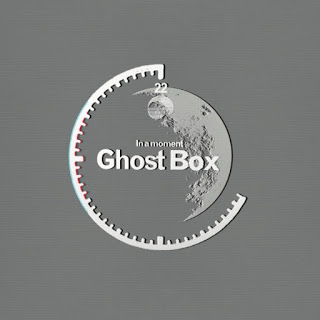 Couverture IN A MOMENT... GHOST BOX