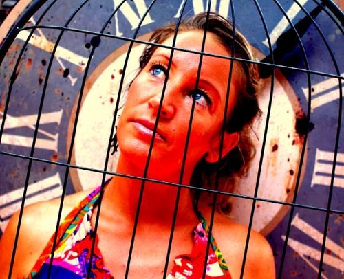 Couverture UN MONDE EN CAGE de LILASLUNE