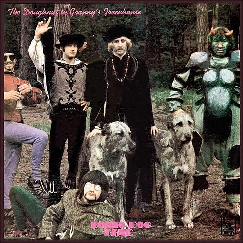 Couverture THE DOUGHNUT IN GRANNY'S GREENHOUSE de THE BONZO DOG BAND