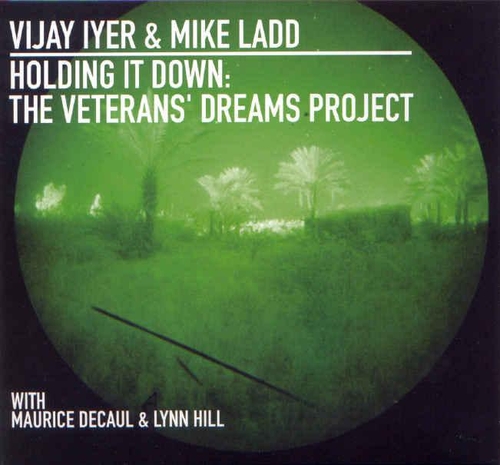 Couverture HOLDING IT DOWN: THE VETERAN'S DREAMS PROJECT de Vijay IYER & MIKE LADD