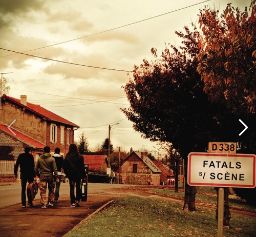 Couverture FATALS SUR SCÈNE de LES FATALS PICARDS