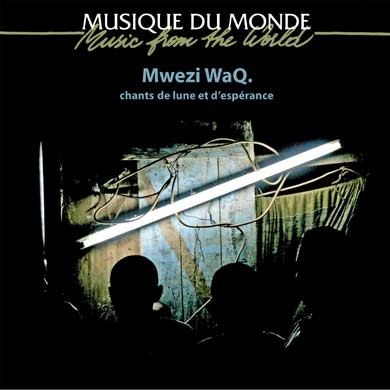 Couverture COMORES: CHANTS DE LUNE ET D'ESPÉRANCE de MWEZI WAQ