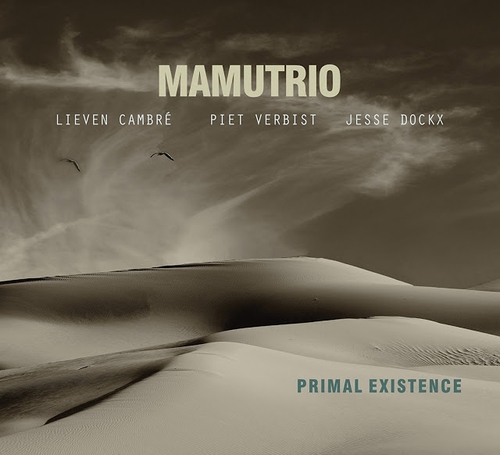 Couverture PRIMAL EXISTENCE de MAMUTRIO