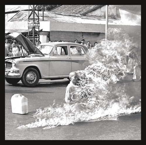 Couverture RAGE AGAINST THE MACHINE (20TH ANNIVERSARY EDITION) de RAGE AGAINST THE MACHINE