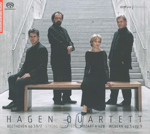 Couverture QUATUOR CORDES 8 "RASUMOWSKY" (+ MOZART, WEBERN) de Ludwig van BEETHOVEN