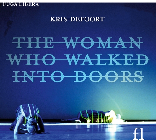 Couverture THE WOMAN WHO WALKED INTO DOORS de Kris DEFOORT