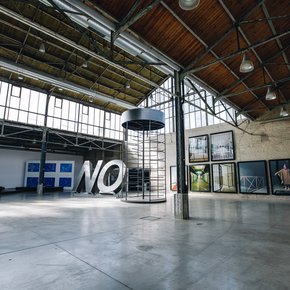 06. BPS22 - US OR CHAOS. a_political collection (2018) ©Leslie Artamonow.jpg