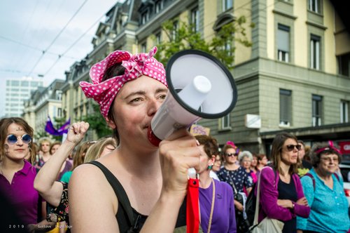 Grève des femmes à Genève - photo  Gustave Deghilage - licence Creative Commons