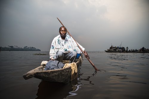 Pêcheur du Congo, une photo d'Ollivier Girard/CIFOR (flickr)