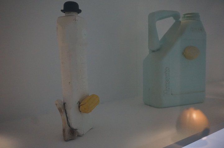 Suite objets plage - (c) François Curlet au MAC's