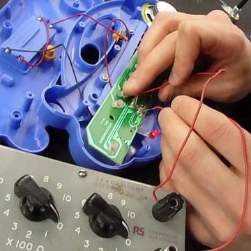 Atelier-rencontre-concert autour du Circuit bending avec Xavier Gazon 