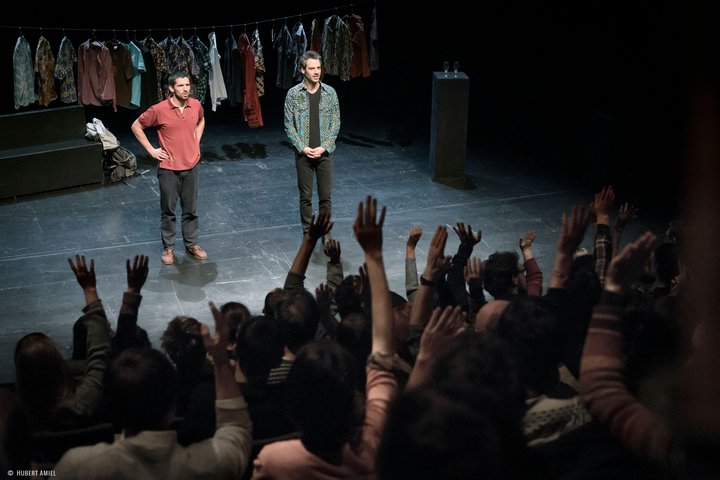 conférence gesticulée "À nos choix" - Thomas Prédour & Olivier Vermeulen - (c) photo Hubert Amiel
